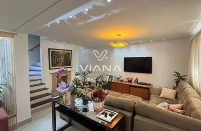 Sobrado à venda com 160m², 4 quartos e 3 vagas no bairro Jardim