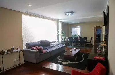 Sobrado para alugar com 252m², 4 quartos e 3 vagas na Vila Pires