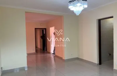 Casa Térrea Espaçosa e Confortável à Venda no Jardim São Caetano em São Caetano do Sul