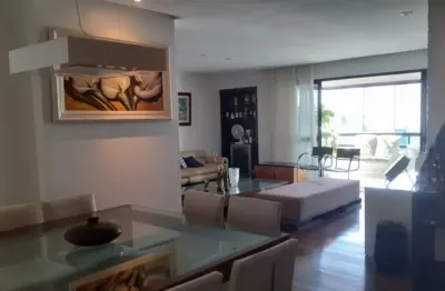 Apartamento 3/4, 166m2, 03 suítes, varanda, 04 vagas de garagem