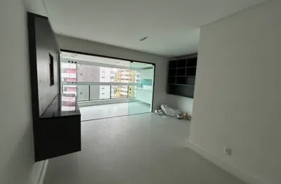Apartamento à venda, 93m2, 3/4, 02 suítes, varanda, 02 vagas garagem