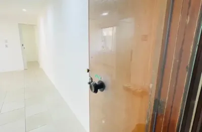 Sala comercial, 34m2, sala com divisoria, lavabo, vaga garagem