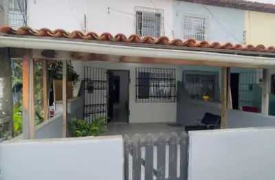 Casa a venda, germinada, 02 andares, 3/4, 02 Banheiros, Varanda, Vaga garagem