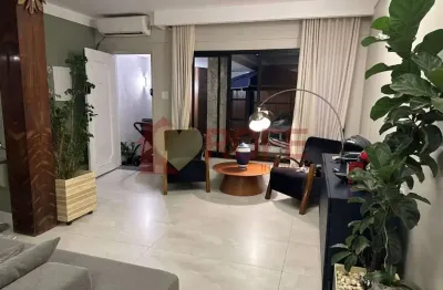 Viva o luxo no campo belo! sobrado reformado com 195m², 3 dormitórios, 1 suíte e área gourmet extern