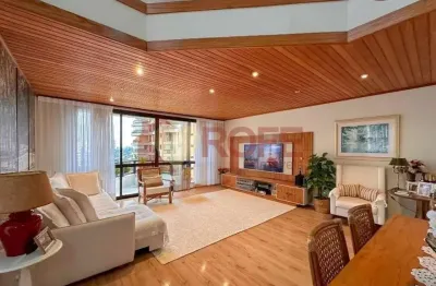 Apartamento duplex 160 m² com 3 quartos no miolo do bairro campo belo ao lado dos restaurantes!