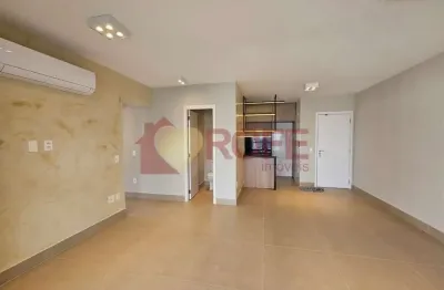 Apartamento 82m2 com 2 suítes, 2 vagas, amplo e super bem localizado no brooklin com lazer de clube