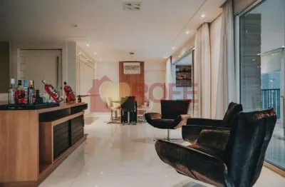 Apartamento em Andar Alto Totalmente Mobiliado no no Campo Belo - com 234 m², 3 quartos, 3 Suítes