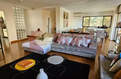 Apartamento 4 dormitorios reformado a 10 minutos a pé do parque ibirapuera