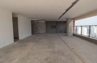 Cobertura de alto padrão à venda no campo belo. são 4 quartos, 4 suítes e 4 vagas.