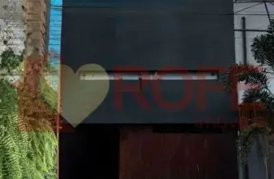 Casa comercial 100% reformada, 4 vagas, com 220m2 de área construída