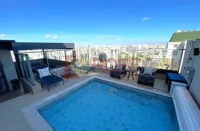 Cobertura de 290m2, com 4 suites na melhor localização de moema