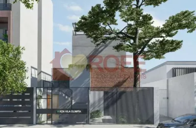 Casa em condomínio fechado na vila olímpia, são 2 suítes, 2 vagas + depósito.