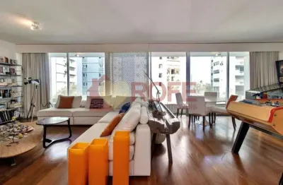 Apartamento de 200m2, 3 dorms, sendo 1 suite, 3 vagas de garagem, lazer ótimo, com gerador, no jardi