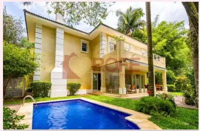 Casa a venda em condominio fechado,712 m úteis, 4 suites, 5 vagas, maravilhosa!