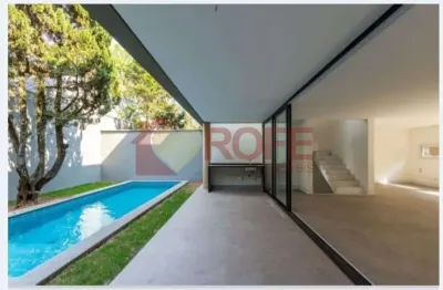 Casa a venda  em condominio fechado, 367 m úteis, 4 suites, 4 vagas, lazer com piscina privativa!