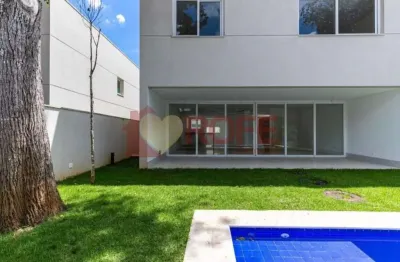 Maravilhosa casa em condomínio fechado, 4 suítes e piscina na granja julieta!