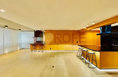 Apartamento á venda    de 197m² sendo 3 suítes, 5 banheiros , 3 vagas de garagem  , mas deposito