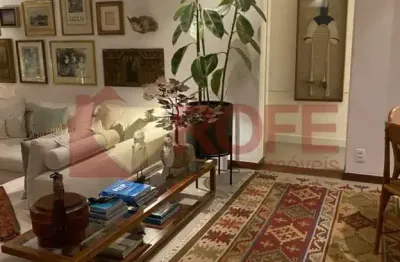 Apartamento reformado e exclusivo em moema - 138m² | 2 suítes | varanda