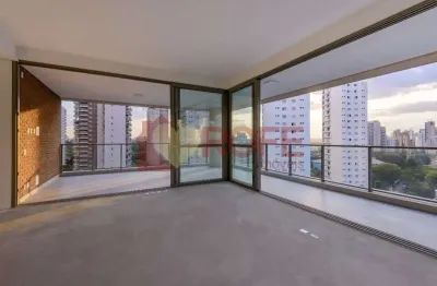 294 m² com 4 suítes e 5 vagas.   são espaços amplos, com um olhar 180º sobre o ibirapuera.