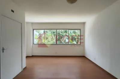 Apartamento 2 dormitórios sendo 1 suíte em moema pássaros, fora da rota aérea e perto do metrô.