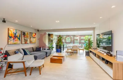 Apartamento de 167 m², decorado, com 3 dormitórios sendo 2 suítes e 3 vagas.