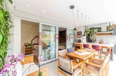 Oportunidade apartamento reformado para venda em Moema!!!