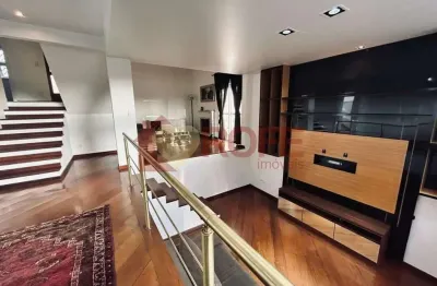 Viva o Alto Padrão: Casa à Venda em Condomínio no Campo Belo com Piscina e Bosque