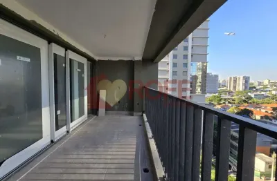 Apartamento no Invert Campo Belo, com 3 suítes, lavabo, varanda e  vaga de garagem.