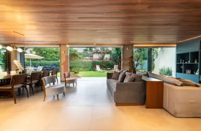 Casa para venda e locação em Pinheiros com 5 quartos, sendo 5 suítes , 377m²