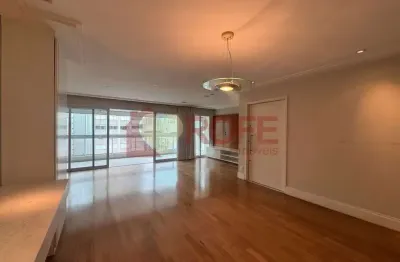 Venda de apto na R. José Maria Lisboa, 170 m², 3 suítes, 4 vagas e lazer