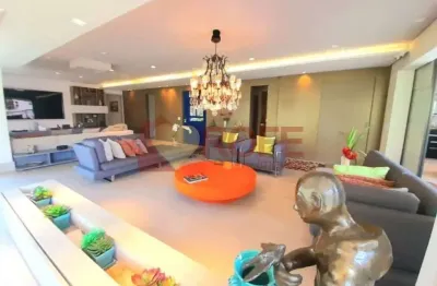 Apartamento à venda em Moema, 306 m² com 4 suítes, andar alto fora da rota de aviões, lazer completo