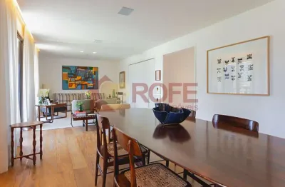 195 m² | 2 Suítes (1 Máster) | 3 Vagas | Reformado no Itaim Bibi ao lado do Parque do Povo