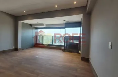 Apartamento 42m² - 1 dormitório com ar condicionado, e vaga, na Joaquim Floriano