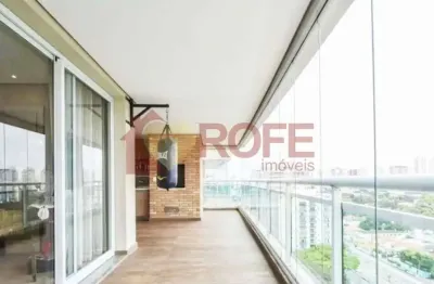 Apartamento de 240 m² para venda e locação no Brooklin. São 4 suítes, 4 vagas fixas e um depósito.