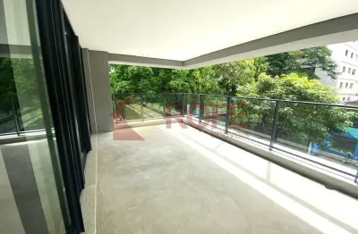 Sofisticação em Moema - Apartamento de 189m² com 4 Suítes no Atmos