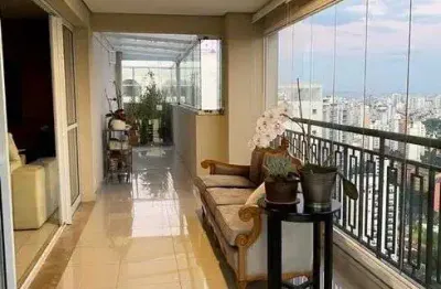 Cobertura com 320m2, 5 quartos, 5 súites, 4 vagas e piscina na varanda no bairro da vila mariana