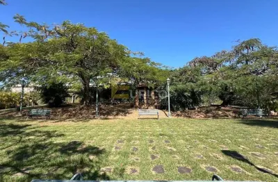 Casa em condomínio à venda no condomínio ypê dourado em valinhos/sp
