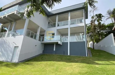 Linda casa à venda no condomínio marambaia em vinhedo