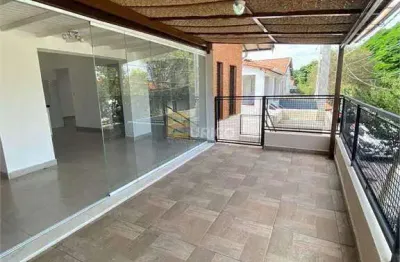 Sobrado à venda em vinhedo de 226 m², centro, com 3 suítes