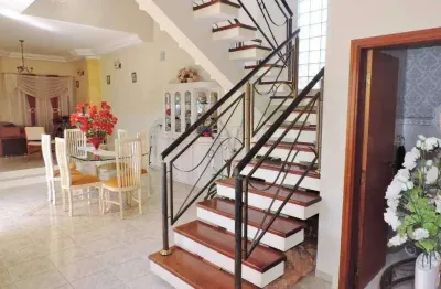 Casa sobrado à venda no condomínio vila hípica i - vinhedo - sp.