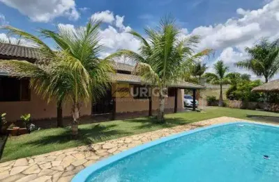 Casa em condomínio com 3 suítes, piscina e varanda gourmet – araçoiaba da serra