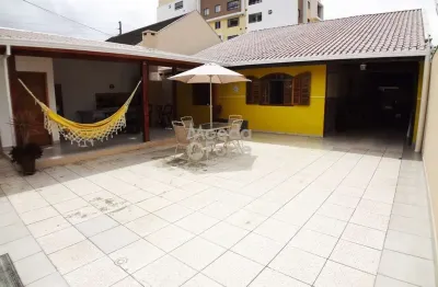 Casa com 4 quartos à venda na rua júlio eduardo gineste, 1458, santa quitéria, curitiba por r$ 880.000