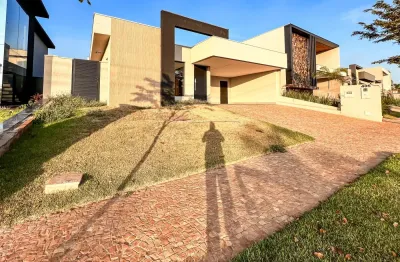 Casa de 190m² com 03 suítes à venda em condomínio - loteamento terras de florença