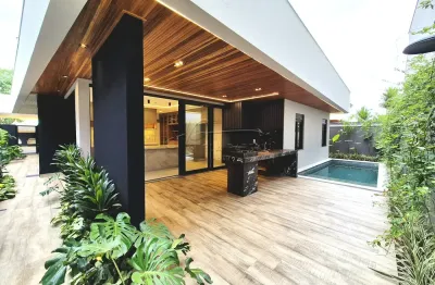 Casa térrea de 261m² com 04 suítes à venda em condomínio - vila do golf