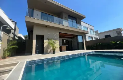 Casa sobrado de 270m² com 03 suítes à venda em condomínio - vila do golf