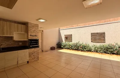 Casa sobrado de 105m² com 03 quartos à venda em condomínio - Vila do Golf
