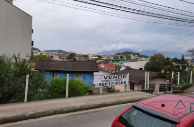 Terreno à venda na Rua Vereador Arthur Manoel Mariano, 1753, Forquilhinhas, São José