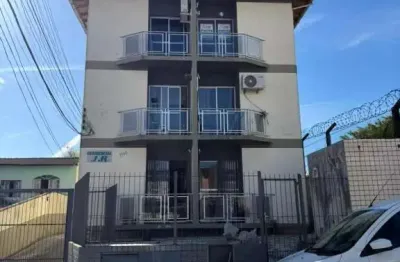 Apartamento com 2 quartos para alugar na Rua Santo Antônio, 1110, Barreiros, São José