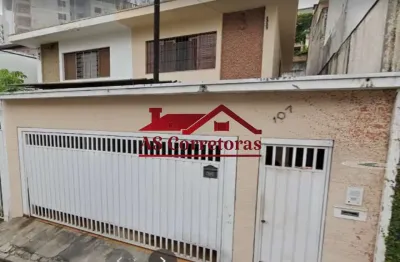 Sobrado em ótima localização, fica 20 minutos de caminhada do parque villa lobos.