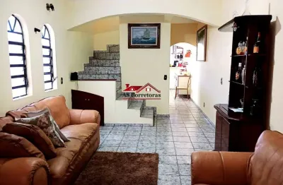 Sobrado à venda em osasco-sp, jaguaribe: 3 quartos, 1 suíte, 1 sala, 3 banheiros, 2 vagas de garagem, 211m² de área. confira já!
